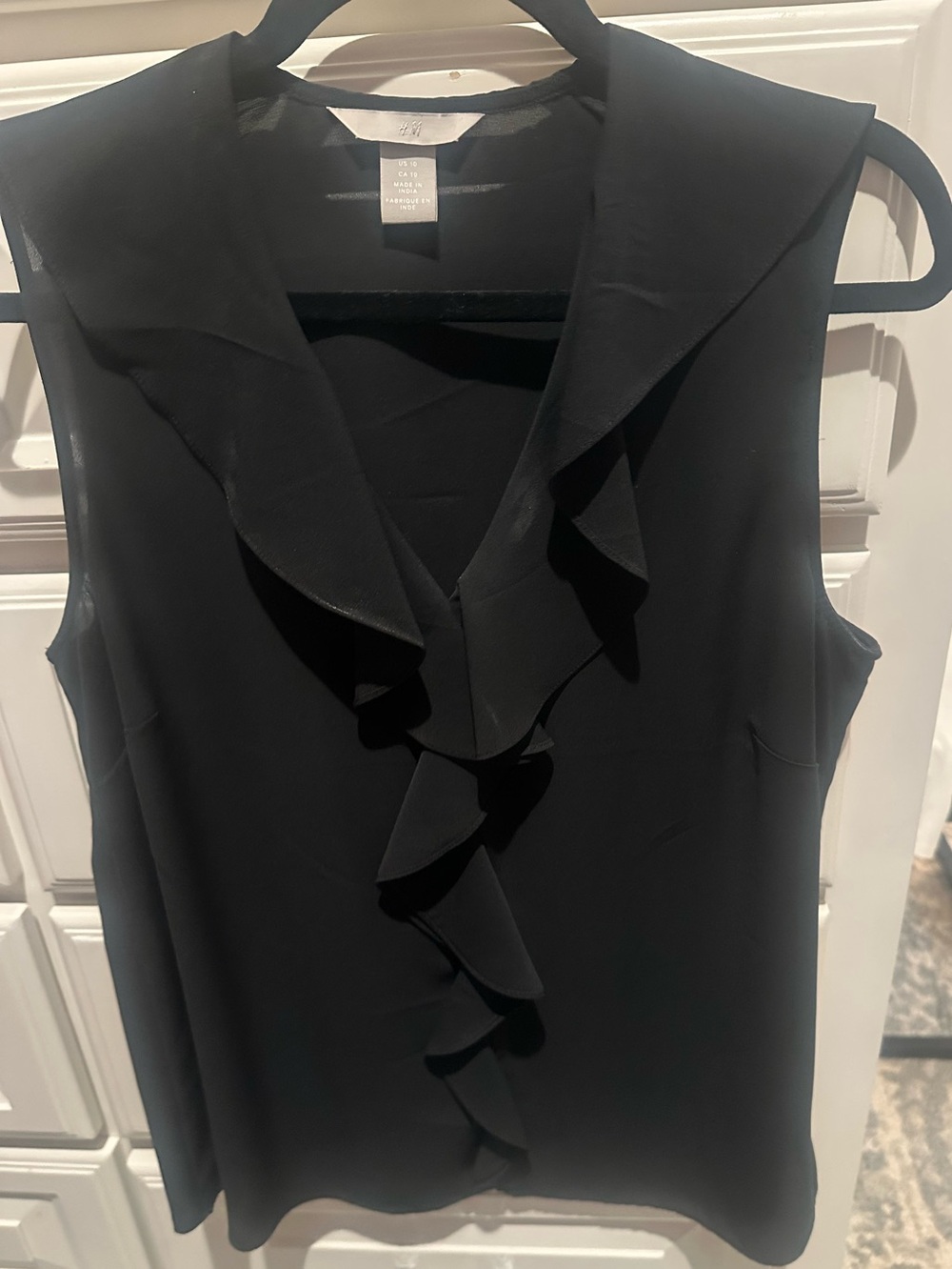 H&M Black Sleeveless Ruffle V-Neck Camisole